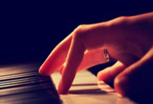 aoa体育活动-拜仁慕尼黑主场击败门兴格拉德巴赫，领跑德甲积分榜，拜仁慕尼黑多少次德甲冠军