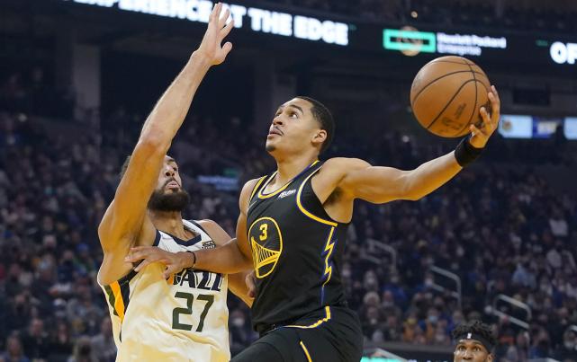 aoa体育官网-诺里奇客场不敌对手，表现低迷(诺里奇客场不敌对手,表现低迷的原因)