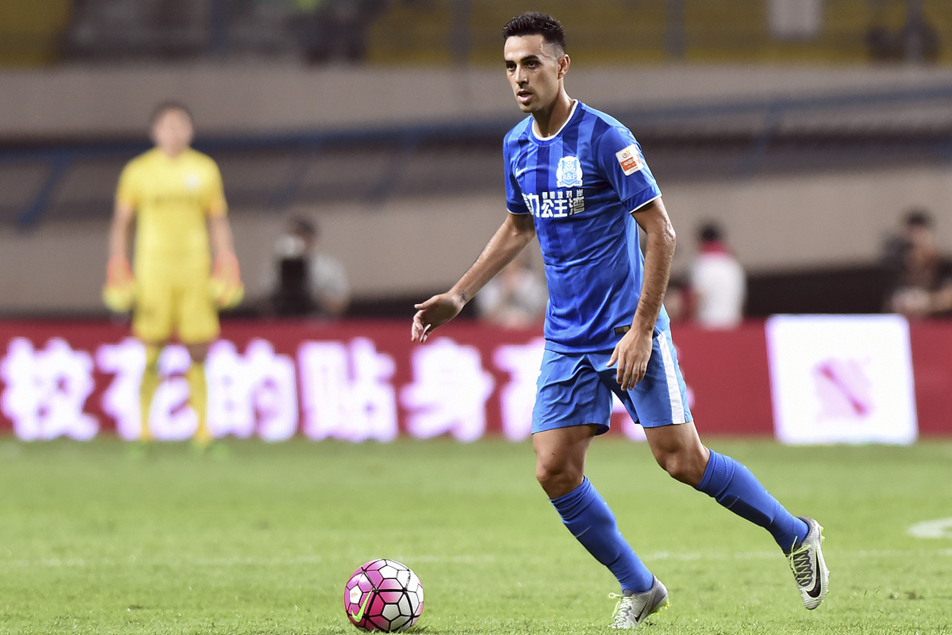 广州富力球员获奖，为球队赢得荣誉(广州富力球员获奖,为球队赢得荣誉的是谁)