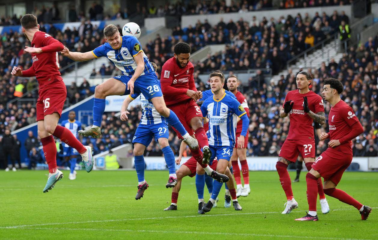 汉堡客场击败沙尔克,取得宝贵三分(汉堡客场击败沙尔克,取得宝贵三分球) 汉堡客场击败沙尔克,取得宝贵三分(汉堡客场击败沙尔克,取得宝贵三分球)