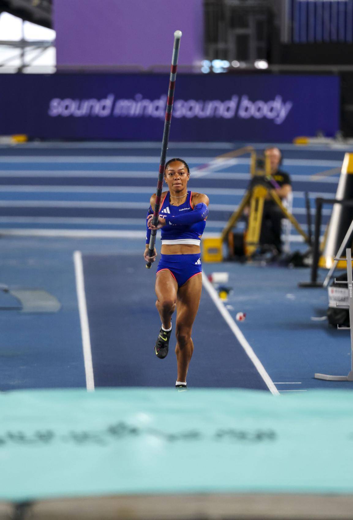 澳大利亚女子长跑选手勇夺铜牌(澳大利亚女子长跑选手勇夺铜牌冠军) 澳大利亚女子长跑选手勇夺铜牌(澳大利亚女子长跑选手勇夺铜牌冠军)