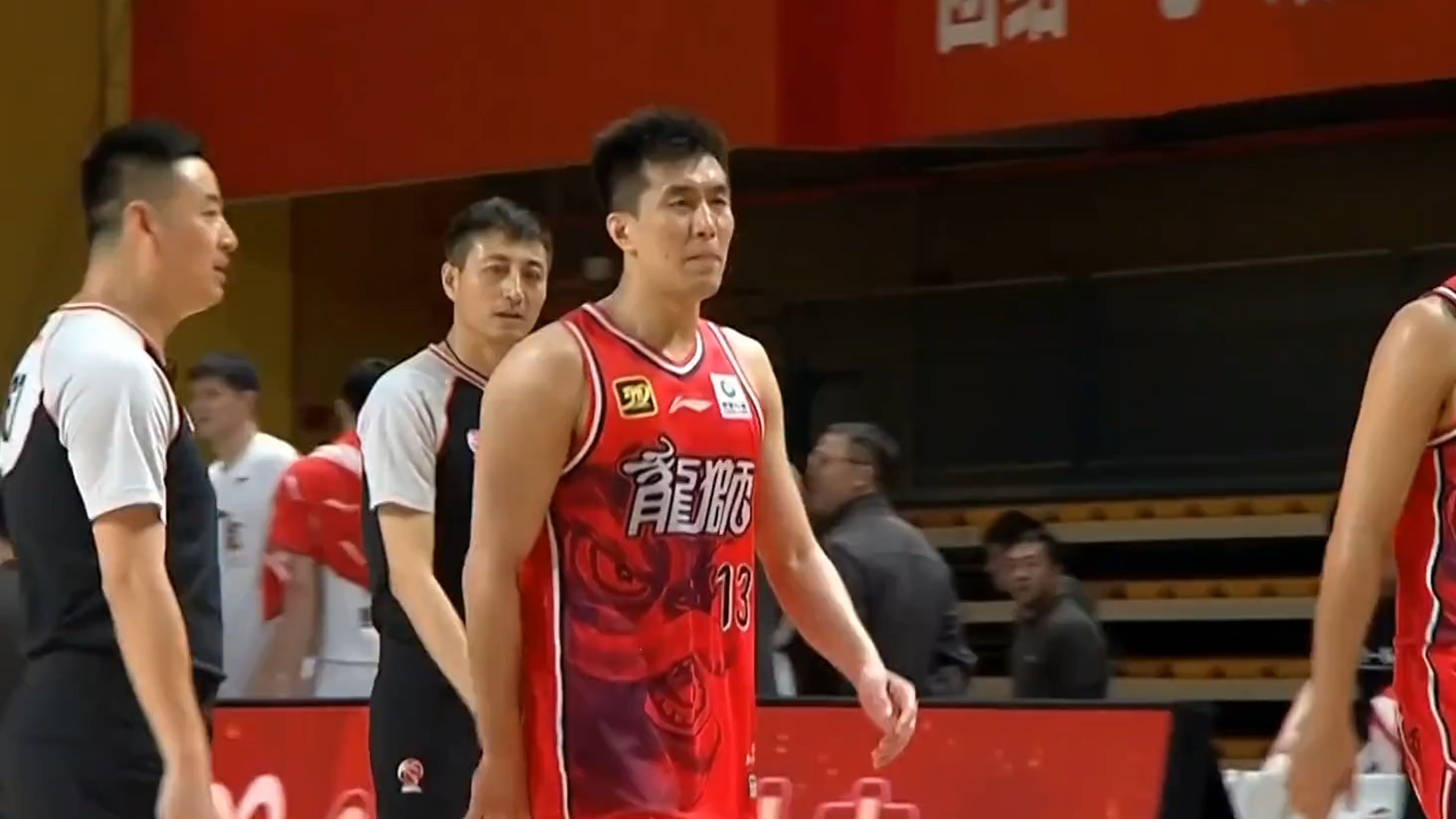 aoa体育新闻-关于江苏男篮惜败广州队,排名下滑的信息