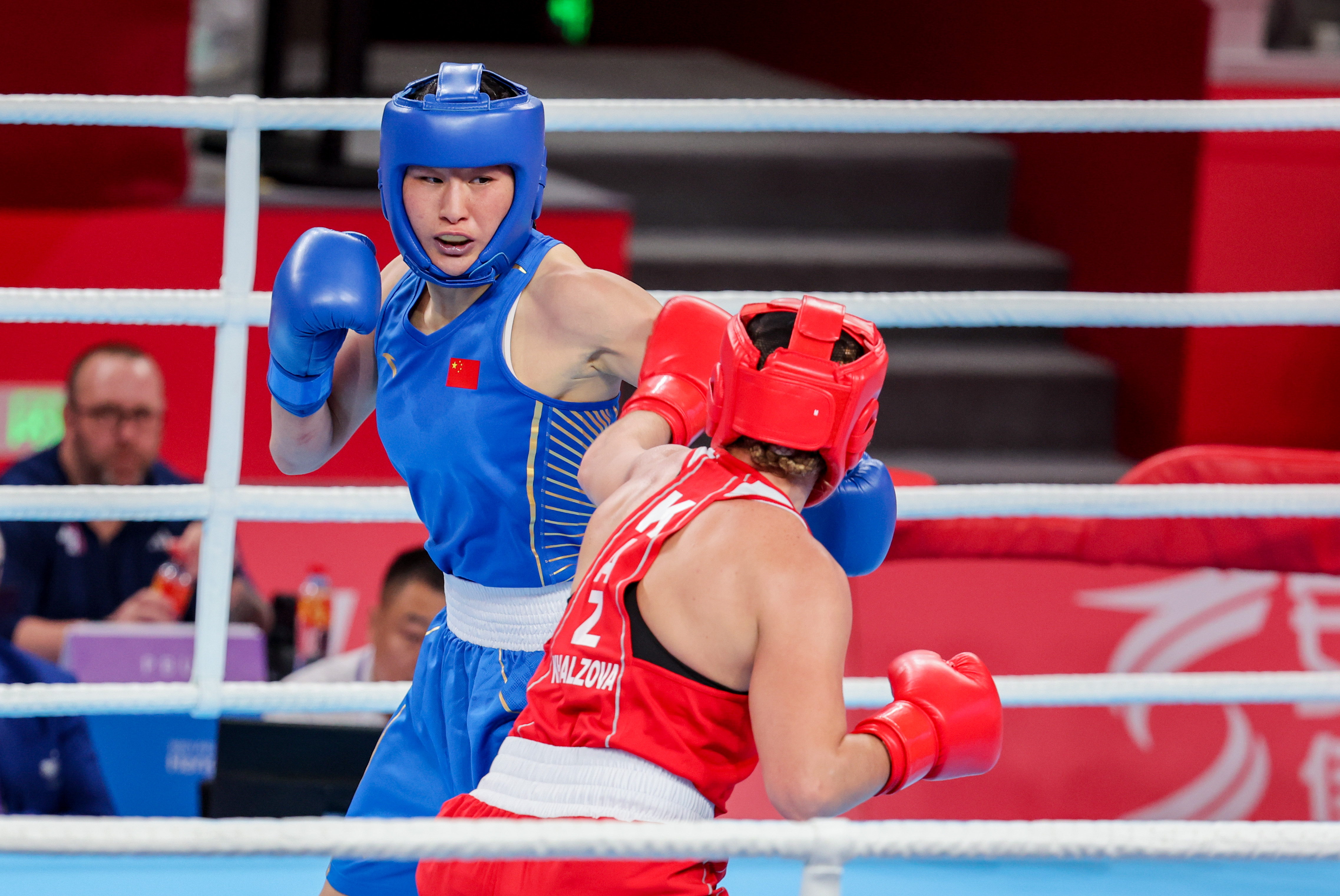 aoa体育官网-哈萨克斯坦男子拳击亮相赛场