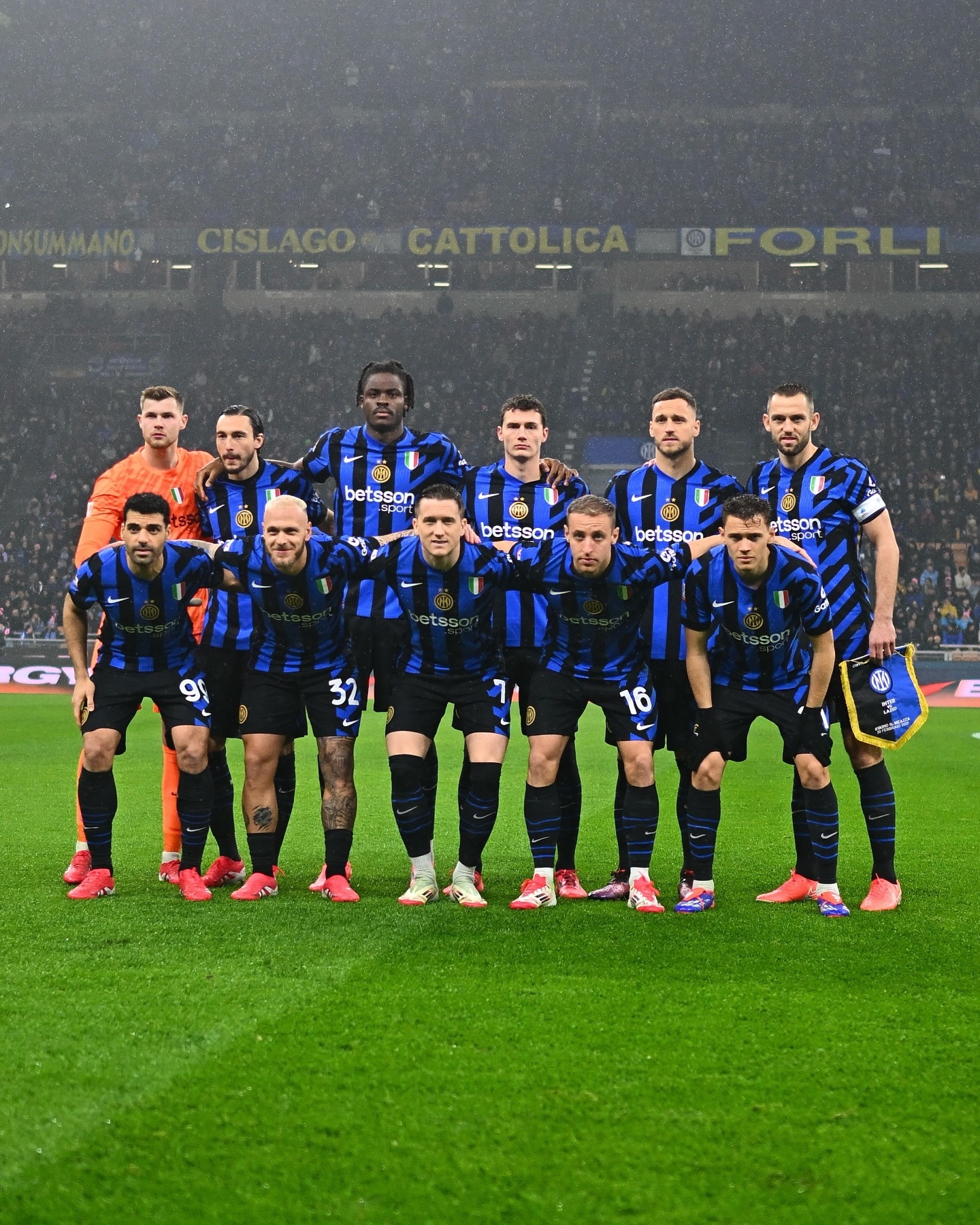 利物浦客场告捷,逼近榜首位置 利物浦客场告捷,逼近榜首位置