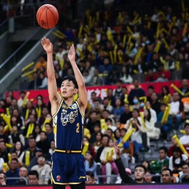 广州富力击败山东鲁能,取得胜利 广州富力击败山东鲁能,取得胜利