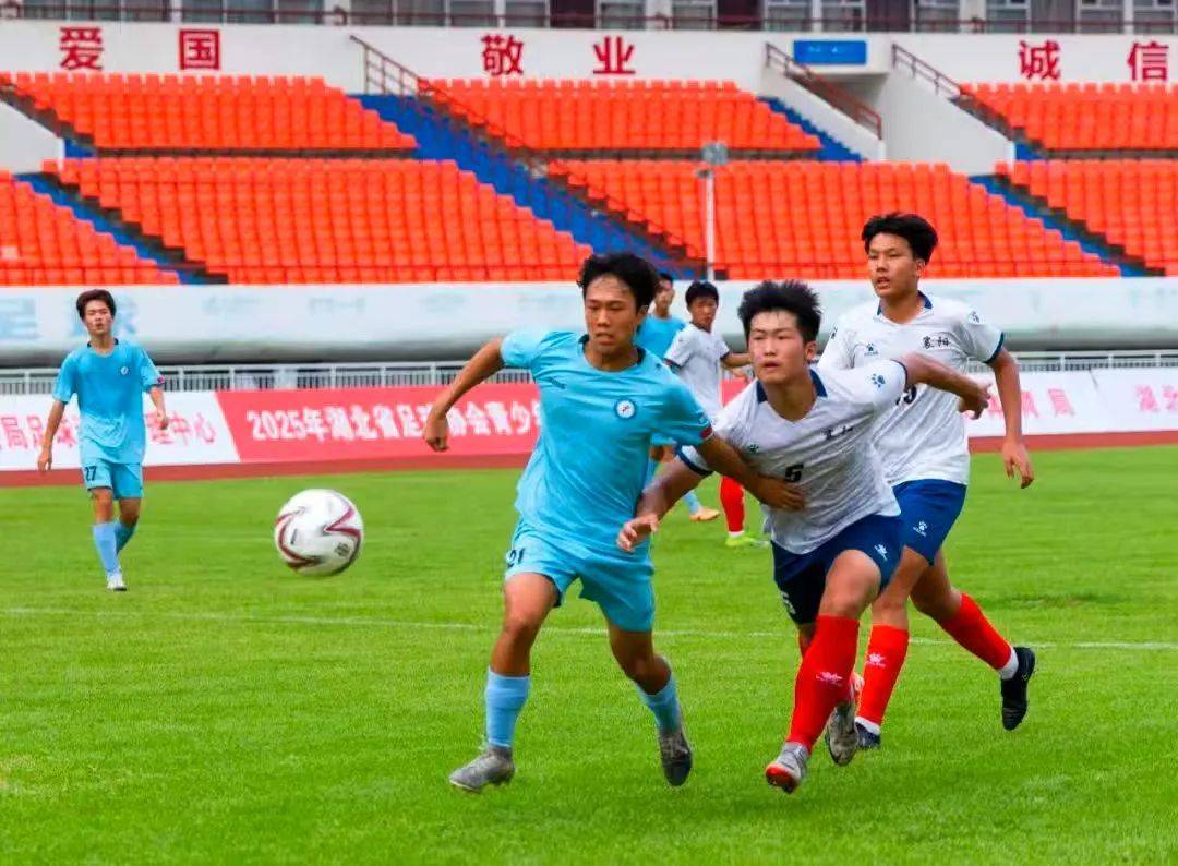 世界级足球盛事掀起狂潮,中国球员勇往直前 世界级足球盛事掀起狂潮,中国球员勇往直前