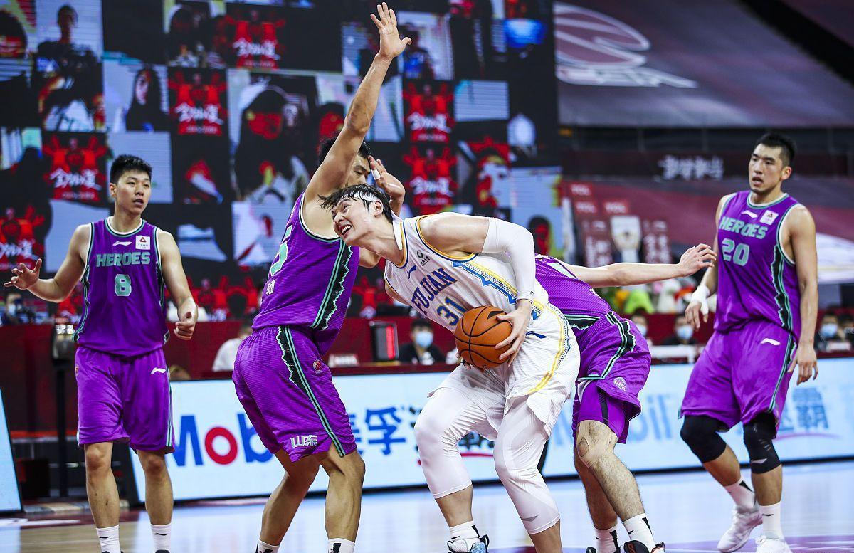 深圳男篮马不停蹄,取得胜利走上榜首的简单介绍 深圳男篮马不停蹄,取得胜利走上榜首的简单介绍