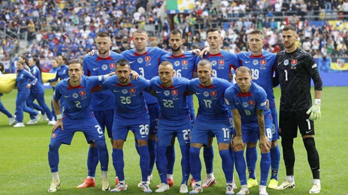 aoa体育直播-瑞典队备战乌克兰，士气正盛