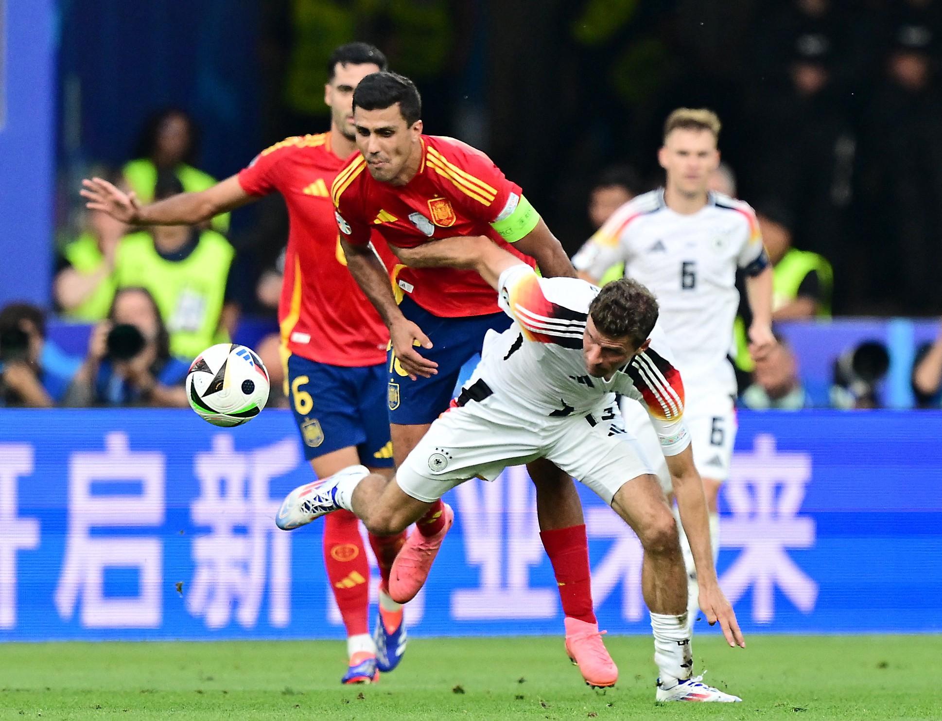 包含阿根廷战胜葡萄牙，欧洲杯资格最终之战引人深思的词条