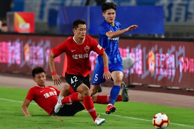 江苏苏宁主场战胜深圳佳兆业稳居积分榜前列的简单介绍 江苏苏宁主场战胜深圳佳兆业稳居积分榜前列的简单介绍