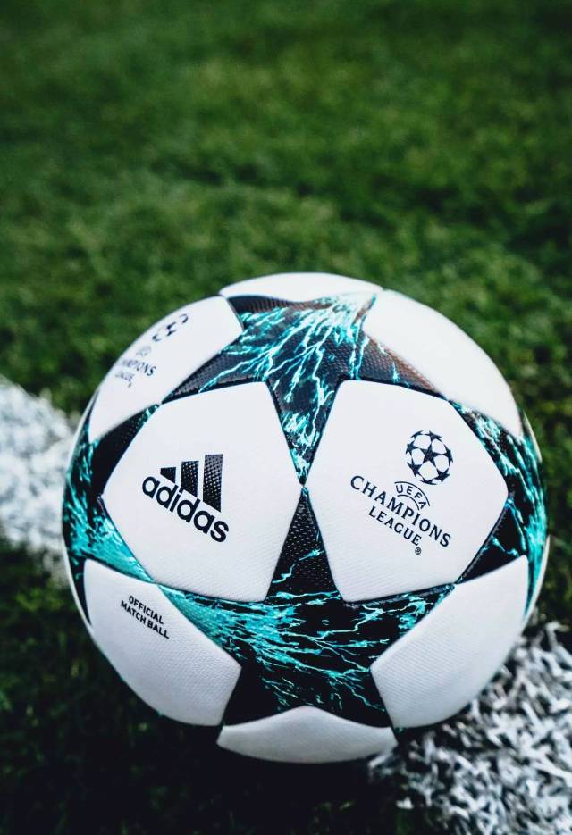 包含轻松运行一款手机App，享受豪华欧冠赛季的词条