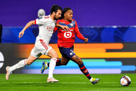 aoa体育馆-亚眠队在比赛中表现出色,成功晋级下一轮的简单介绍