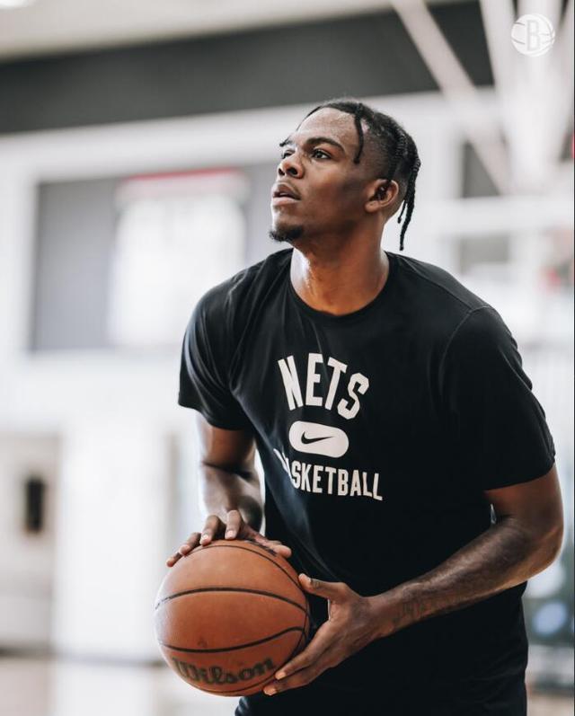 aoa体育教练-篮网队球员在家训练情况一览