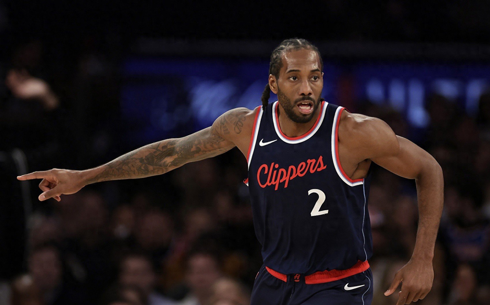 快船擒胜独行侠,莱昂纳德全场砍下35分领队赢球 快船擒胜独行侠,莱昂纳德全场砍下35分领队赢球