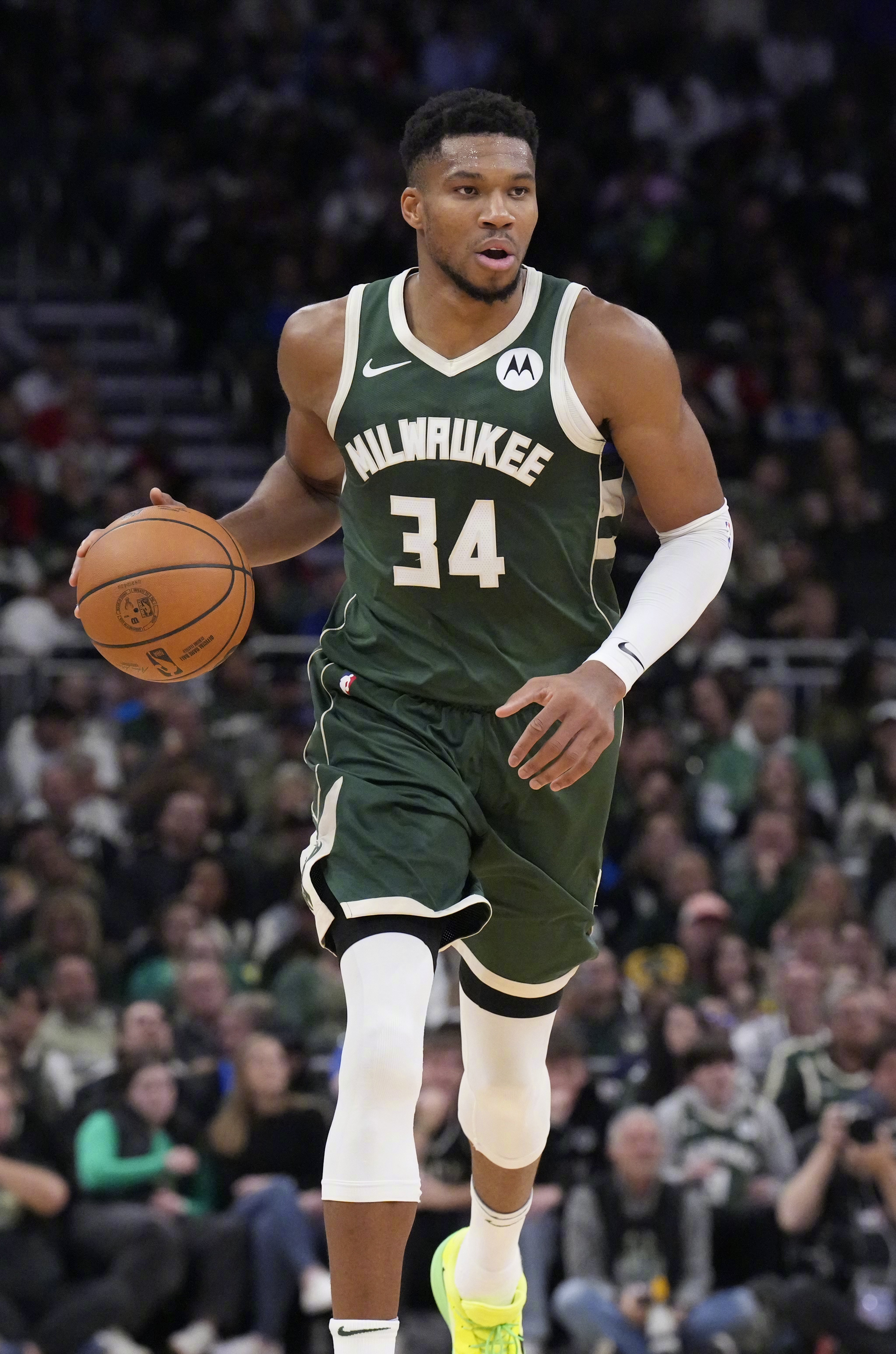 aoa体育官网-雄鹿主场胜公牛,稳居东部第一的简单介绍