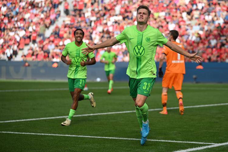 aoa体育馆-沃尔夫斯堡成功击败对手,走向联赛前列的简单介绍