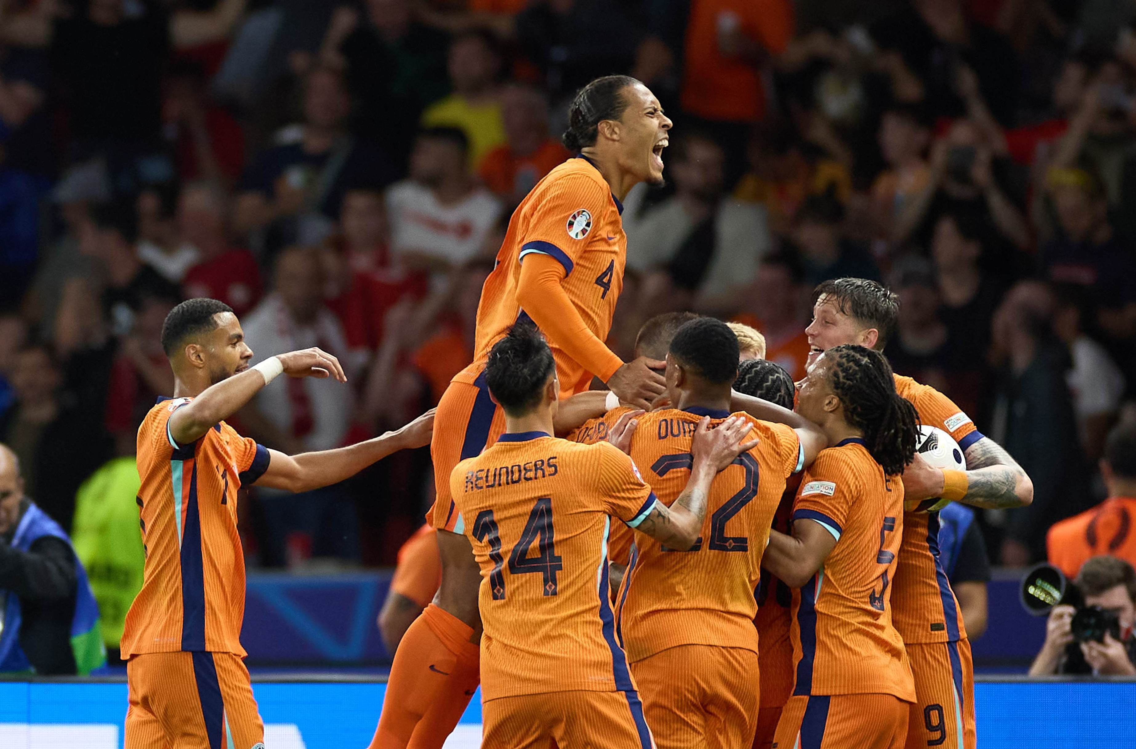 荷兰队爆冷战胜瑞典队,晋级渺茫 荷兰队爆冷战胜瑞典队,晋级渺茫