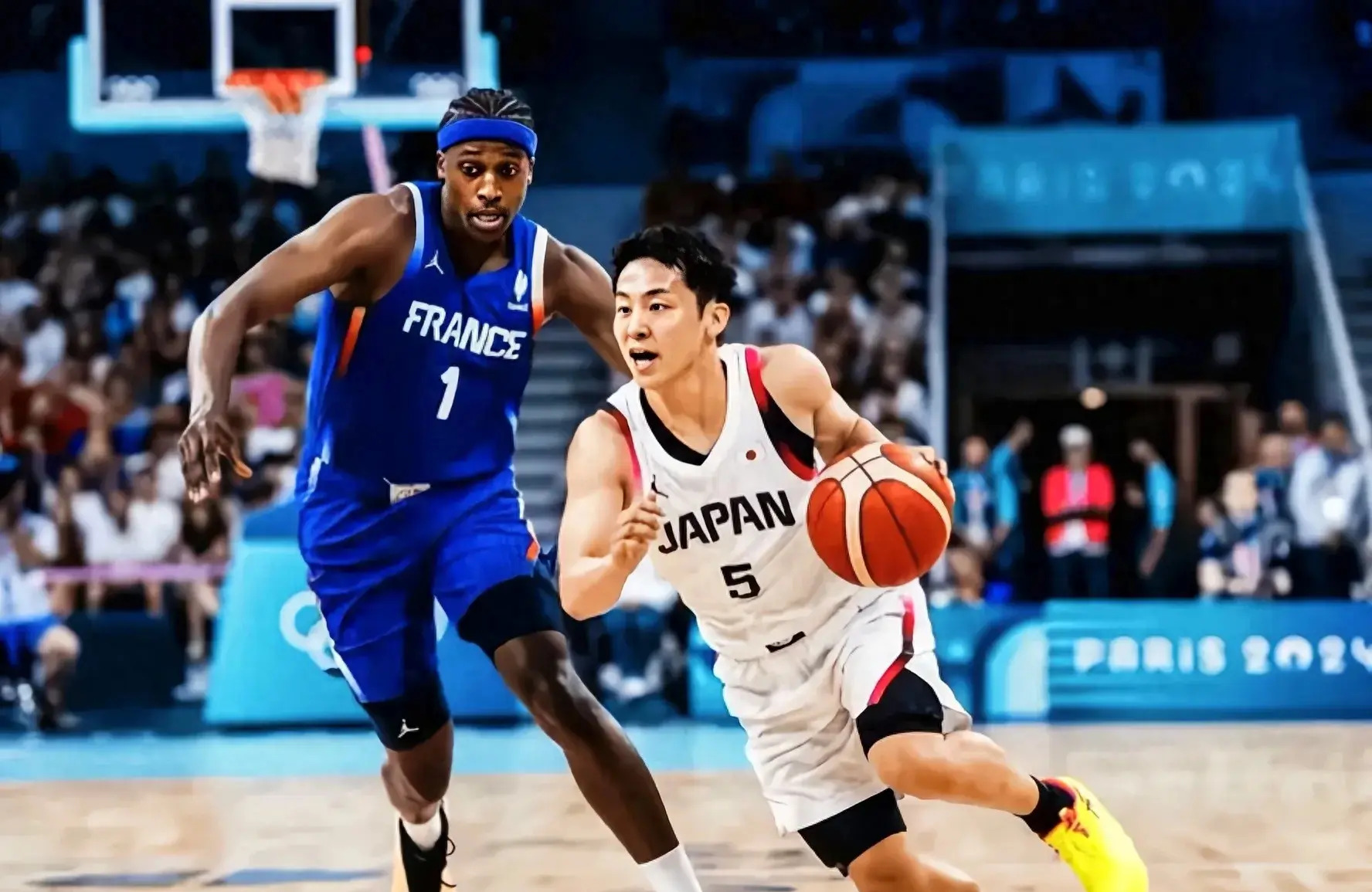 篮球赛场兴起新风潮,球迷热烈讨论 篮球赛场兴起新风潮,球迷热烈讨论