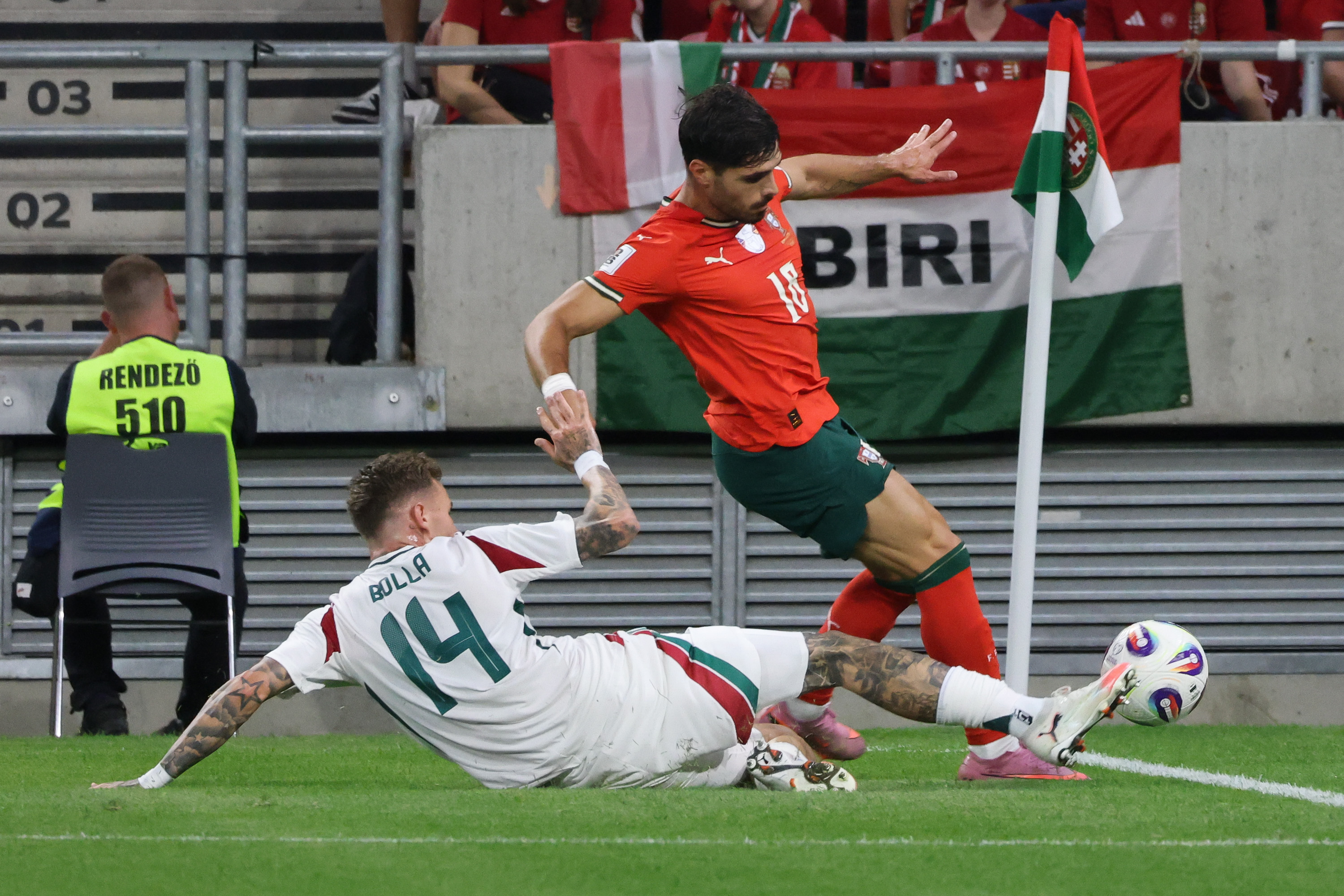 aoa体育直播-葡萄牙挑战斯洛伐克,欧洲杯强赛紧张开局的简单介绍